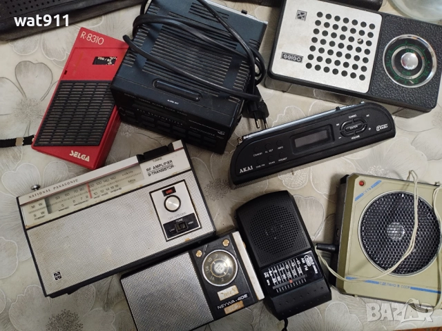 Лот стари радио апарати