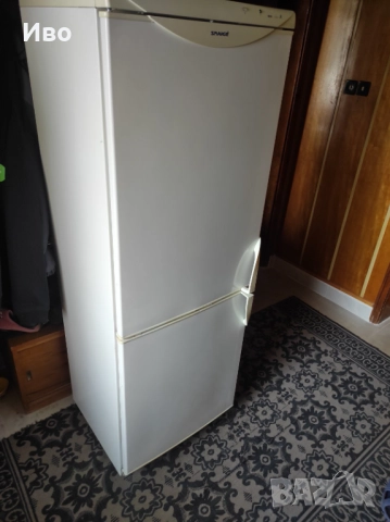 Продавам хладилник с фризер SNAIGE RF 310 – 173 см височина, снимка 2 - Хладилници - 51887158