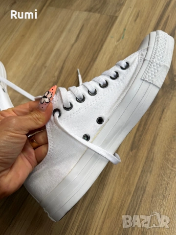 Оригинални чисто бели Кецове Converse ! 42 н, снимка 3 - Кецове - 52179837