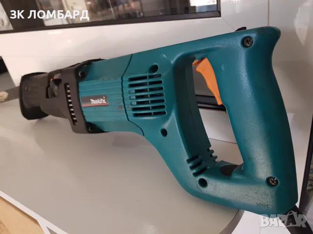 Саблен трион makita JR 3020, снимка 3 - Други инструменти - 49435222