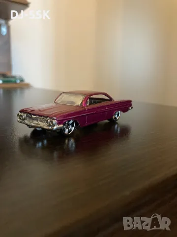 Hot wheels IMPALA 61 tuning , снимка 2 - Коли, камиони, мотори, писти - 47397267