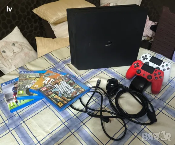 Ps4 Pro с два контролера+4 игри подарък , снимка 8 - Игри за PlayStation - 47154078