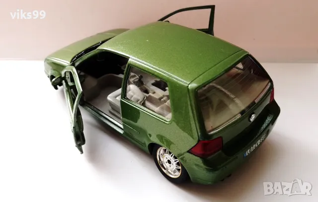 Bburago Volkswagen Golf Made in Italy 1/24 , снимка 2 - Колекции - 49194856