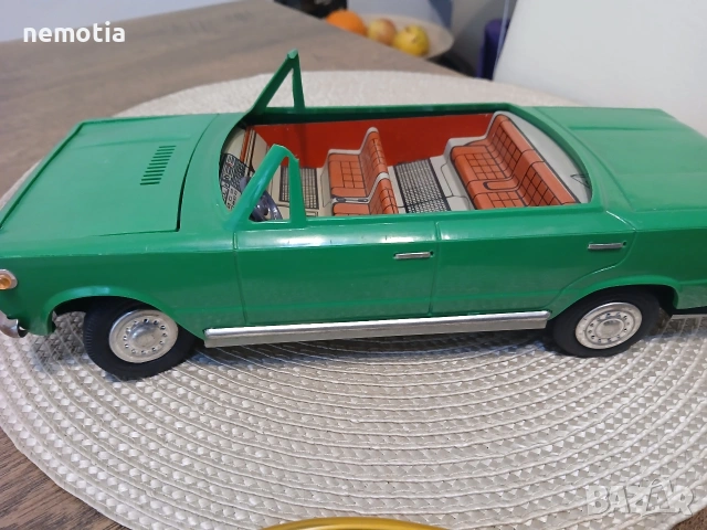 Ретро Фиат 125 с жило, снимка 5 - Антикварни и старинни предмети - 53682986