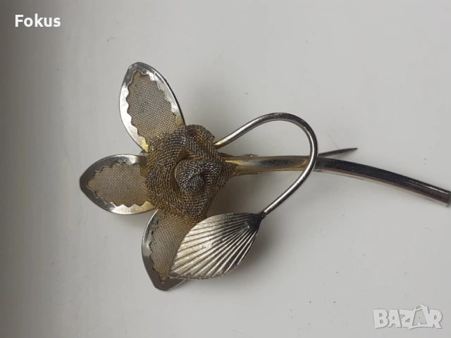 Стара метална дамска брошка винтич бижу, снимка 2 - Антикварни и старинни предмети - 53951160