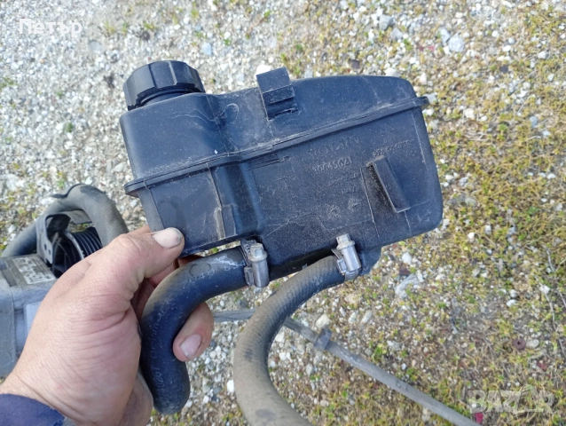 Казанче хидравлично масло Volvo S60 S80 V70 XC70 XC90 30645621, снимка 4 - Части - 53907891