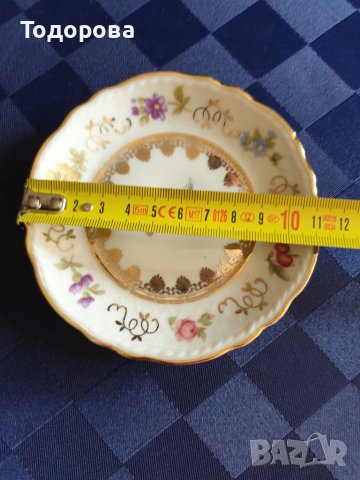 Малка порцеланова чинийка-Бавария с непокътната позлата - 1950 година, снимка 2 - Чинии - 45254348