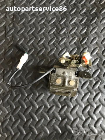 Заключващ механизъм за заден капак за KIA Carens (2005)