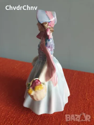 Колекционерска стара английска порцеланова фигурка Royal Doulton Wendy/1952 статуетка 13см, снимка 2 - Колекции - 46956554