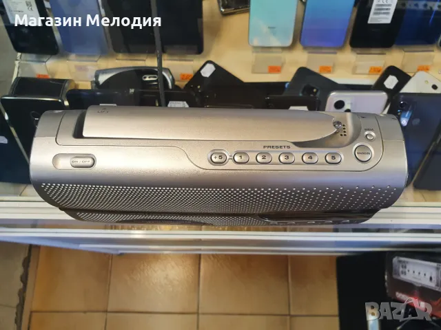 Радио Grundig Music Boy 51  В отлично техническо и визуално състояние., снимка 9 - Радиокасетофони, транзистори - 47592552