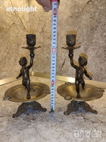 Комплект уникални старинни месингови свещници с пепелник с фигурки ангелчета ( момченца), снимка 3 - Декорация за дома - 45435844