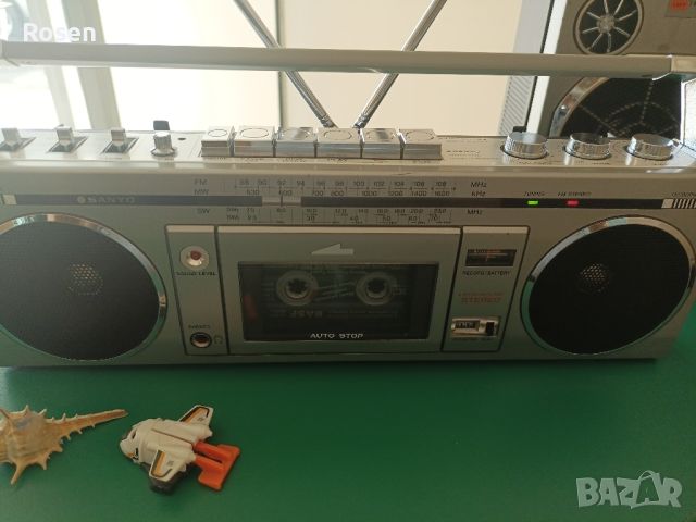 Продавам радиокасетофон mini boombox Sanyo M 7700 k Japan , снимка 8 - Радиокасетофони, транзистори - 46390187