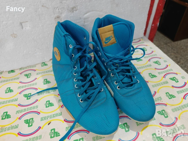 Дамски спортни обувки Nike Hijack W 39 номер, снимка 4 - Маратонки - 53335759