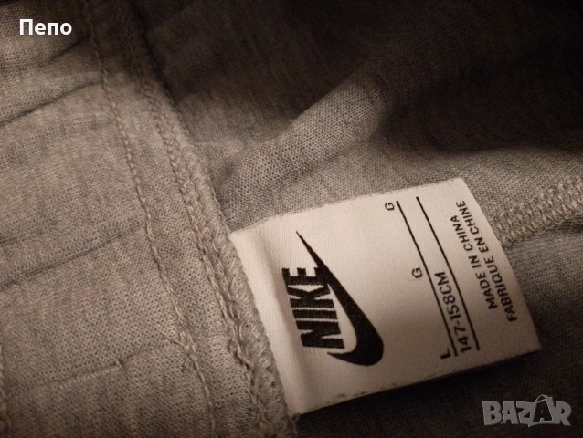 Долнище Nike, снимка 2 - Детски анцузи и суичери - 53215311