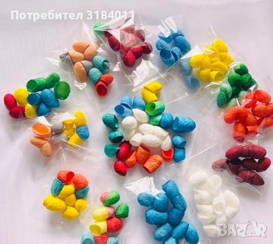 Оцветени копринени пашкули