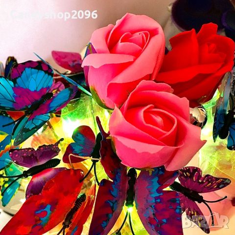 Светещи букети от пеперуди и сапунени рози, снимка 1 - Декорация за дома - 46270176