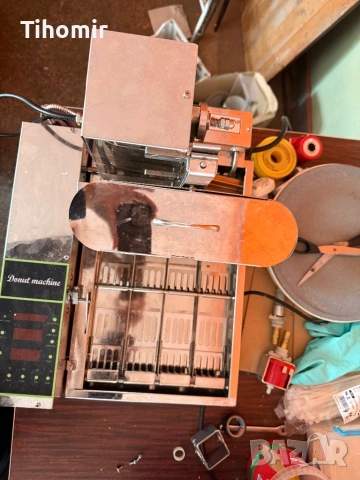 Машина за понички (ползвана два пъти ), снимка 2 - Друго търговско оборудване - 53404991