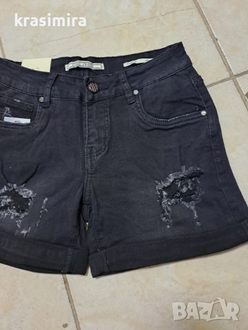 Черни дънкови панталонки , снимка 4 - Къси панталони и бермуди - 46448422