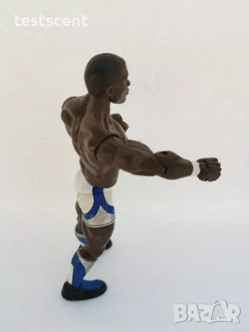 Екшън фигура WWE Shelton Benjamin Шелтън Бенджамин Jakks Pacific Ruthless Aggression 2003, снимка 5 - Колекции - 48400008