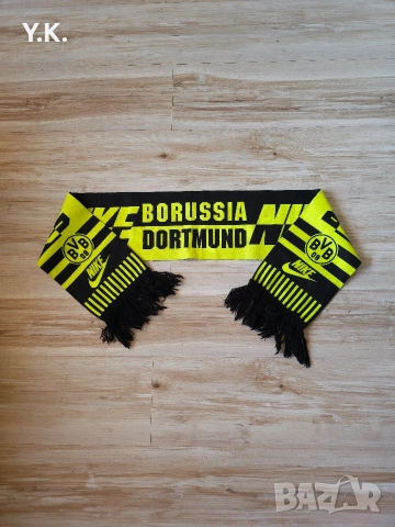 Оригинален шал Nike x Borussia 09 Dortmund 90's