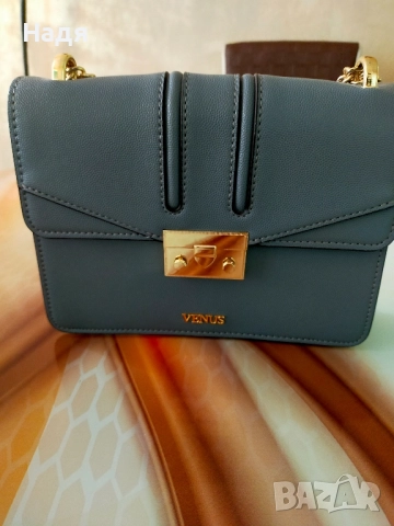 Маркова мини дамска чанта , снимка 2 - Чанти - 52462348