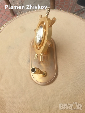 кварцов часовник изработен от масивен бронз . Корабният рул се върти около часовника свободно , снимка 4 - Антикварни и старинни предмети - 52332427