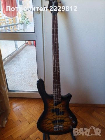 Бас китара Washburn taurus t14, със стойка и колан, снимка 6 - Китари - 53799123