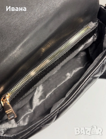 Дамска чанта Prada, снимка 5 - Чанти - 52251281