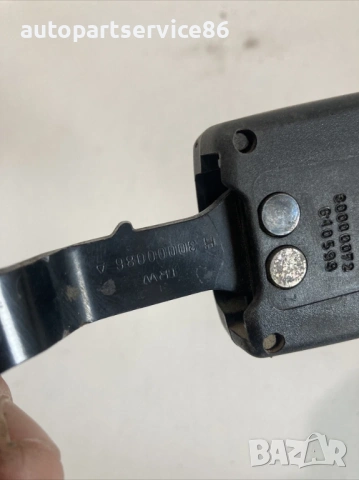 Преден десен колан с катарама за Mazda 626 2.0 TDI Estate (2001), снимка 2 - Части - 53699789