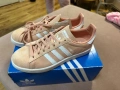 Дамски обувки адидас, снимка 1