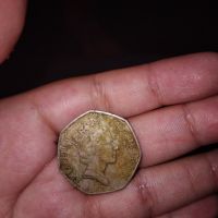 50 пенса английска монета, снимка 1 - Други услуги - 45714564