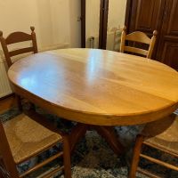 Трапезна дъбова маса с 4 стола, снимка 1 - Маси - 45784775