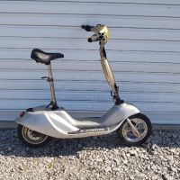 Продавам електрически скутер , снимка 1 - Велосипеди - 45496891