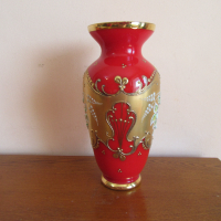 Червена ваза с позлата., снимка 2 - Вази - 45040641
