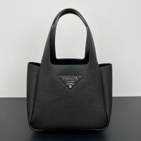 Дамски чанти, качество , на Prada, снимка 1 - Чанти - 45597580