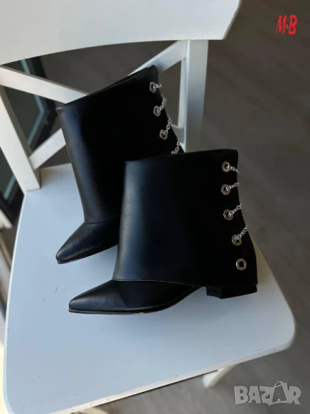 боти, снимка 1