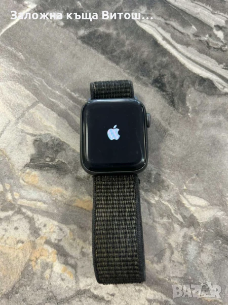Смарт часовник Apple Watch series 4 40mm, снимка 1
