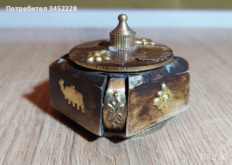 кутийка от кост и месинг за ценители , снимка 1