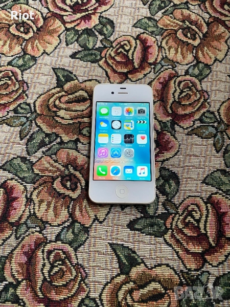 Продавам iPhone 4s , снимка 1