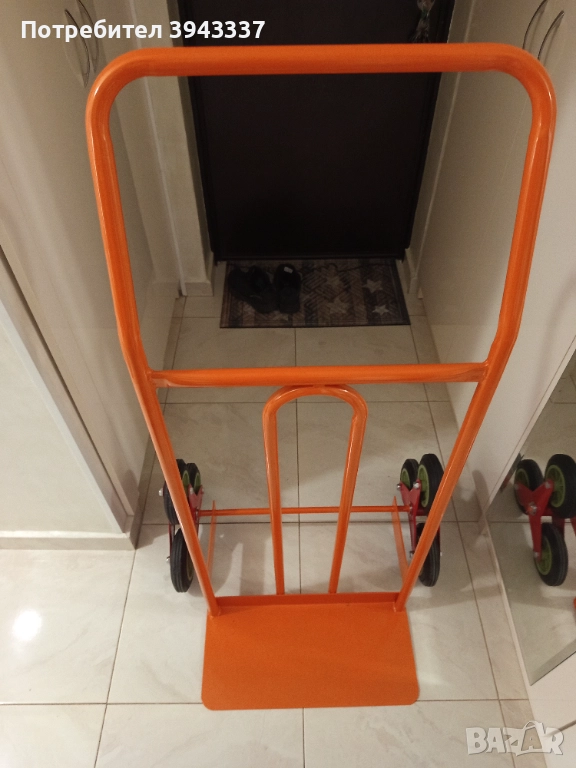 Товарна количка за стълби под наем , снимка 1