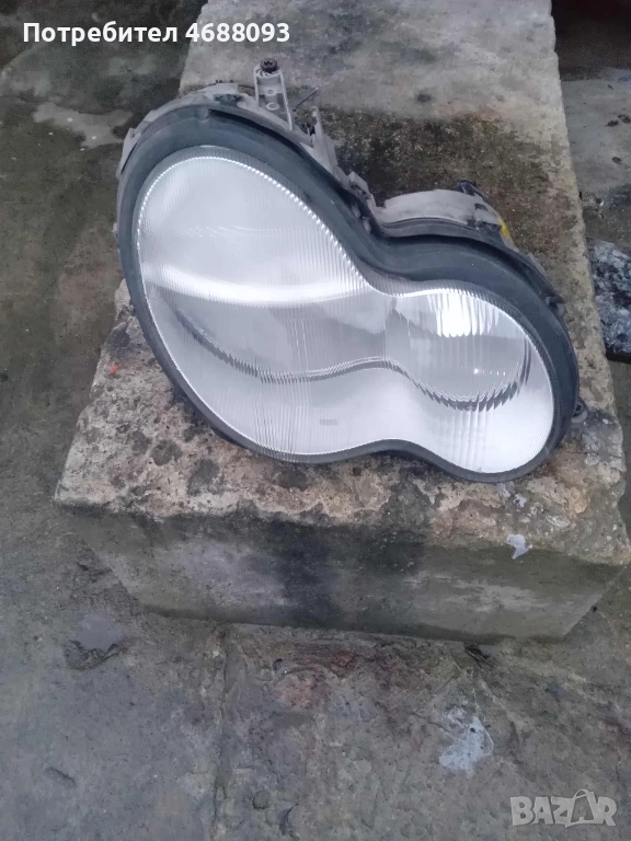Десен фар за Мерцедес С200 2001г 116к.с 2.2, снимка 1