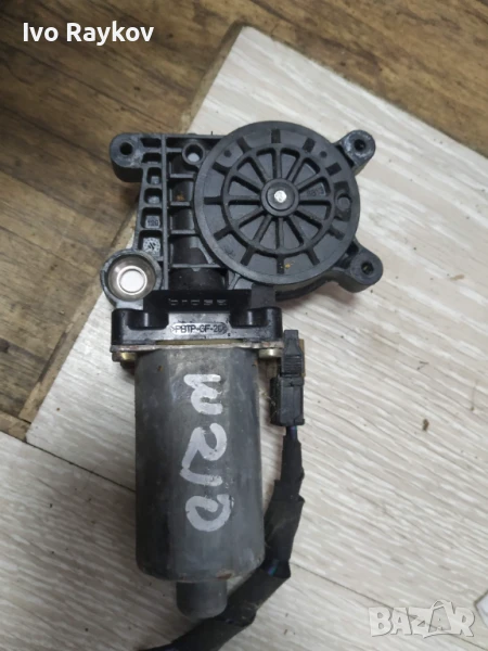 Стъклоповдигач Mercedes E-Class W211 Преден Десен , A2118203042, снимка 1