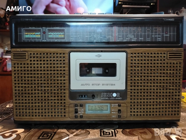 продавам радио касетофон Sencor lcd 4420