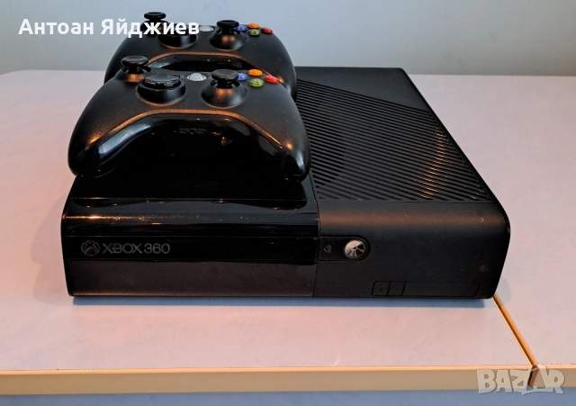 Xbox360E в отлично състояние!, снимка 2 - Xbox конзоли - 52436105