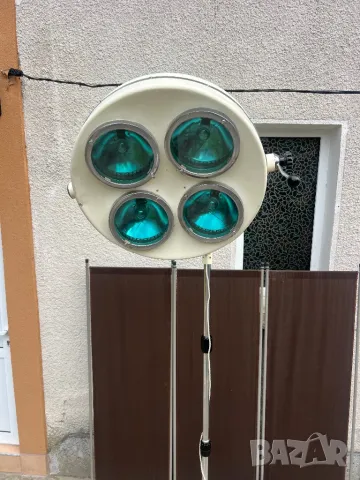 Продавам медицинска лампа (операционна), снимка 2 - Медицинска апаратура - 49562318