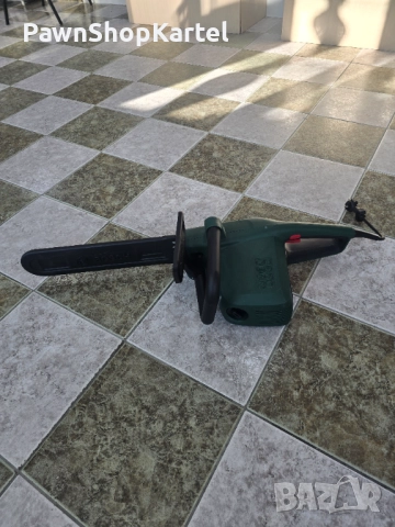 Продавам електрически верижен трион Bosch UniversalChain 35 , снимка 2 - Моторни триони/резачки - 52911712