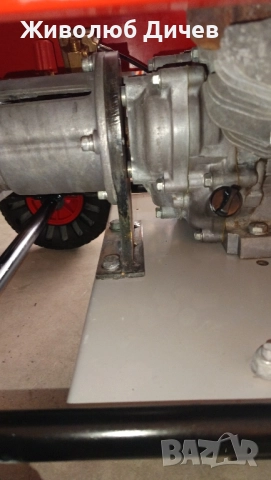 Професионална бензинова водоструйка , снимка 4 - Други машини и части - 51912949