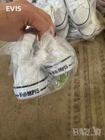 Детски кецове в бял жълт червен и лилав цвят, снимка 2 - Детски маратонки - 49985666