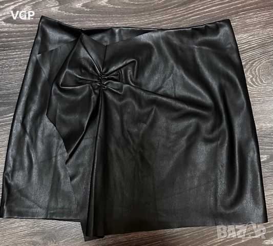 Черна кожена пола