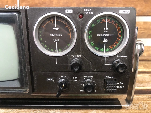 ретро телевизор с радио CROWN 5TV-524RA, произведен в Япония, снимка 2 - Друга електроника - 53477520